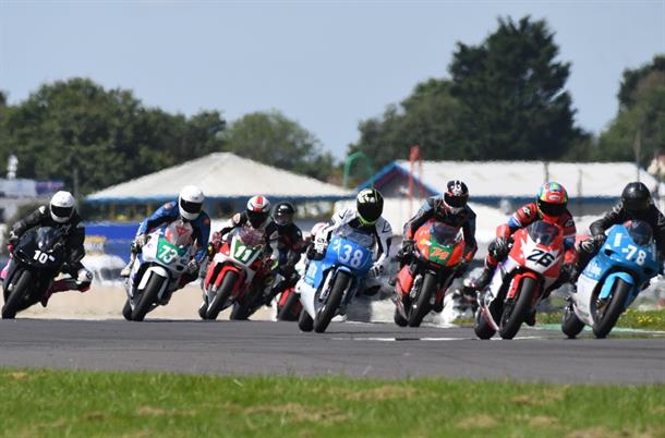 ACU 250 & 125 National and DTR Cup at Castle Combe 27 / 28 JULY