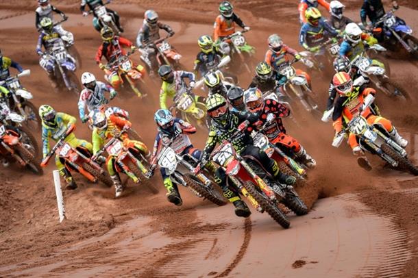 Home Riders Rule as Irwin and Barr take Victory at Desertmartin