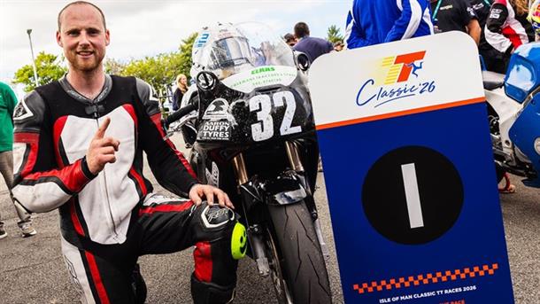 DUNLOP AND LOUGHLIN TAKE VICTORIES IN LIGHTWEIGHT AND ULTRA-LIGHTWEIGHT CLASSIC TT RACES