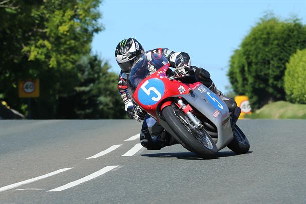 Dunlop takes scintillating Junior Classic TT win