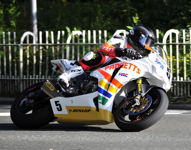 Anstey tops the times as Amor takes a tumble