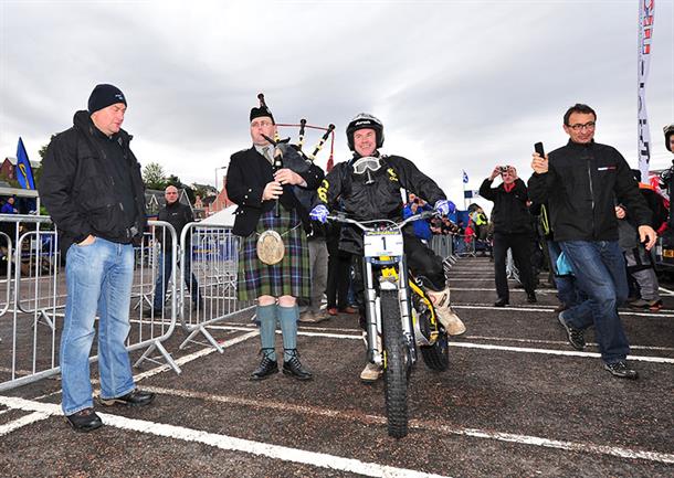 SSDT 2014 Day 1 - 3 way tie for the lead