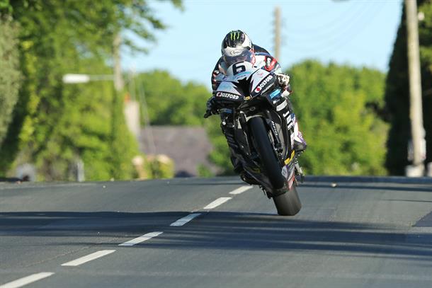 Dunlop and Hutchinson turn up the wick in high speed qualifying session