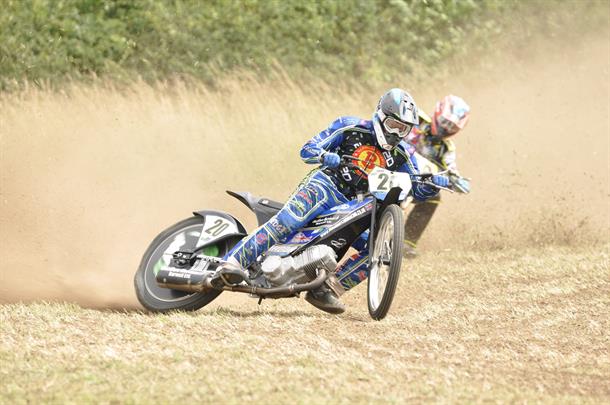 Thrilling season opener at Pickering Grasstrack