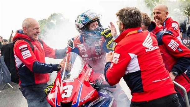 Harrison Powers To Victory in Rl360 Superstock TT