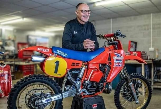 40 YRS ON DAVE THORPE RETURNS TO HAWKSTONE PARK