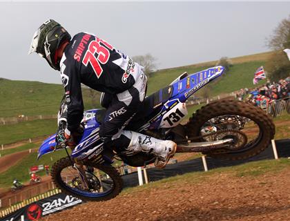 Shipton Dominates at Opening Round