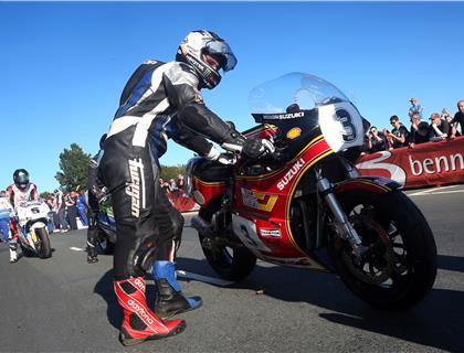Dunlop and Anstey to go head-to-head in Motorsport Merchandise Superbike Classic TT