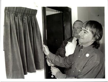 'The Hut' Celebrates 30 Years