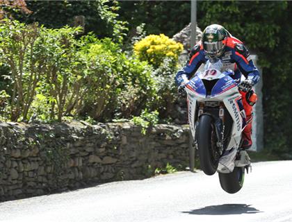 Championships remain up for grabs on Senior Race Day