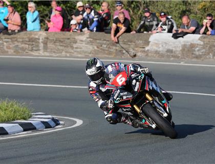 Michael Dunlop throws down gauntlet to rivals in Superbike and Superstock classes at Isle of Man TT