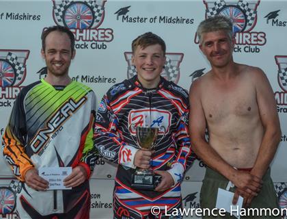 Midshires Grasstrack Club turned up the heat with the Master of Midshires National Grasstrack
