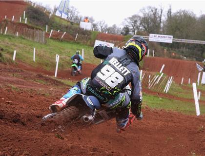 Kellett Takes Early Lead in Championship