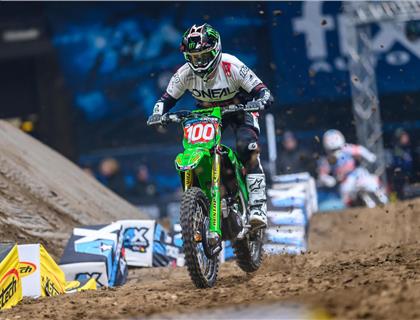 Tommy Gun ready to fire!