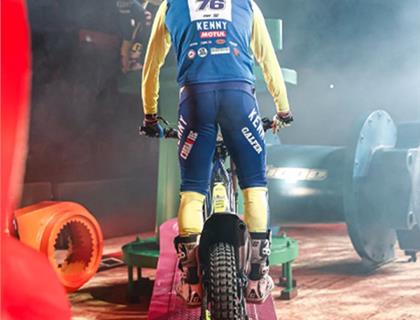 PEACE AND HEMINGWAY IN POLE POSITION