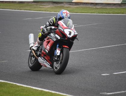 Stapleford Wins at Mallory Park