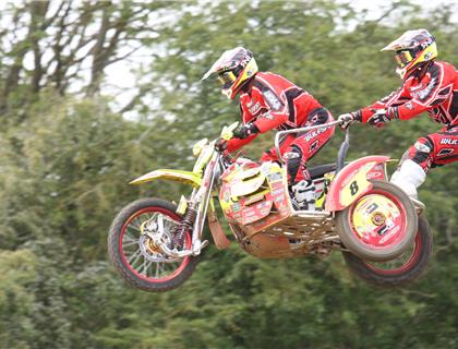 Brown and Chamberlain take Opening round Victory