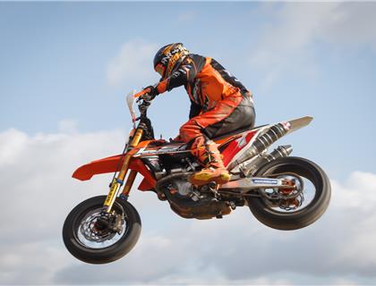 Double treble for Todd but Hodgson takes the crown