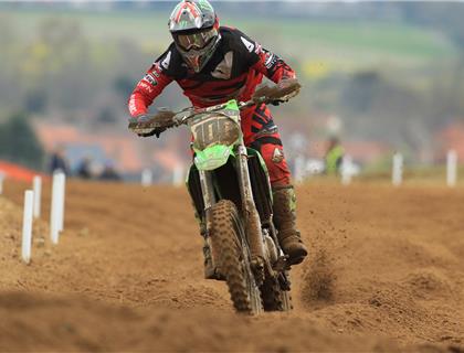 Searle and Mewse on top at Lyng