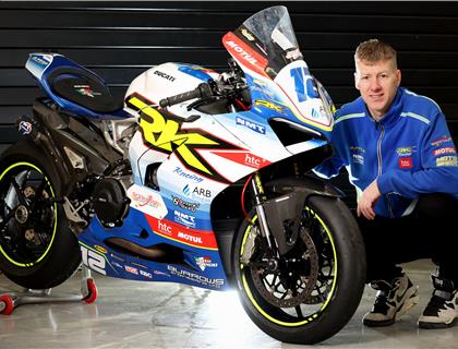 HUTCHINSON MAKES DUCATI DEBUT IN SUPERSPORT