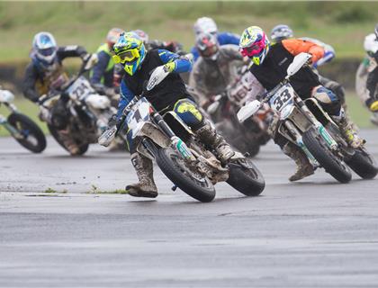 Smith & Hodgson share the honours in Wales