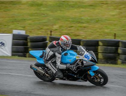 Bell and Rushby Steal the Show at Darley Moor