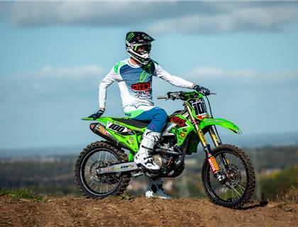 British Champs Sign for Red Bull Pro Stroke Nationals