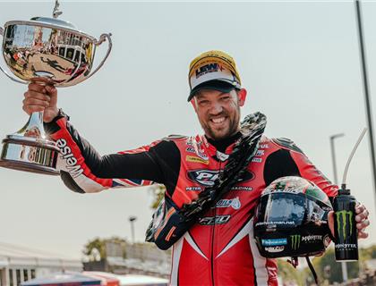 Hickman Secures His 12th Victory in Carole Nash Supertwin TT Race 2