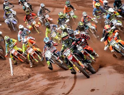 Home Riders Rule as Irwin and Barr take Victory at Desertmartin