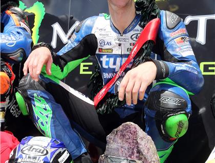 Hutchinson Claims RL360º Quantum Superstock TT Race Win