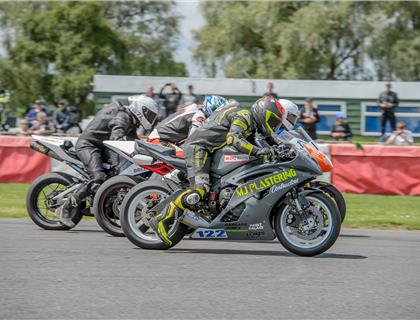 Close Racing for Rounds 5 & 6 at Darley Moor