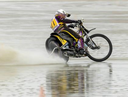 Sea front skirmish at Battle of the Beach!