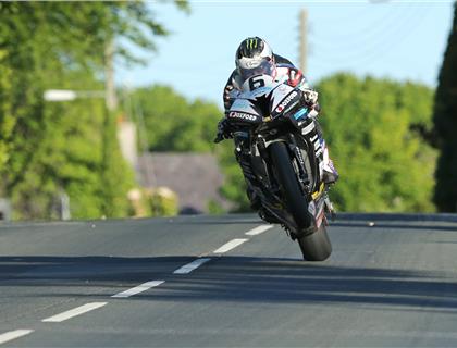 Dunlop and Hutchinson turn up the wick in high speed qualifying session