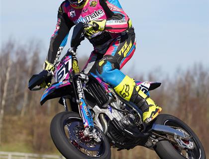 Riders All Fired Up for a Cracking Easter Weekend of Racing